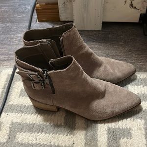 Tan suede bootie sz 7.5